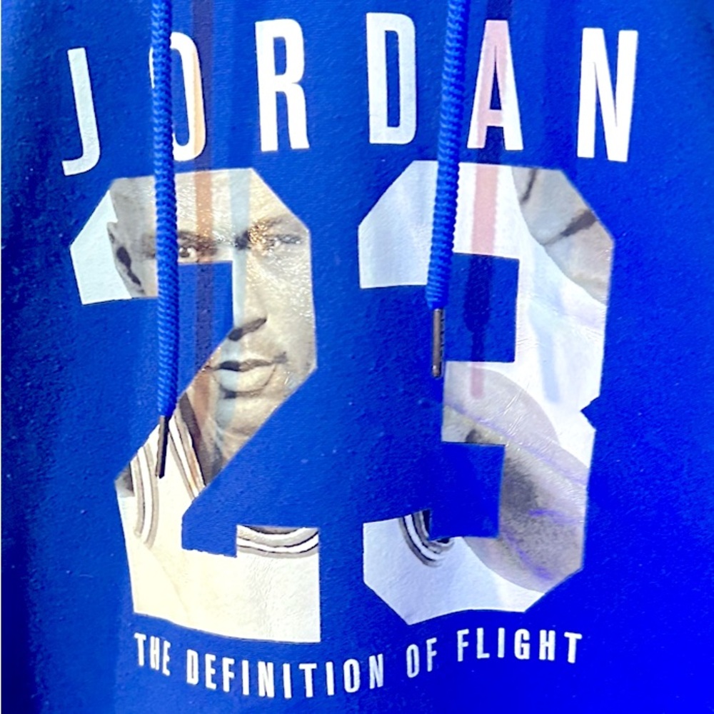 XL blue jordan hoodie,fits like a LG,this is a boot leg hoodie.